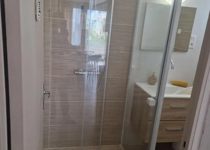 Bas De Santa Giulia Daire Gruissan